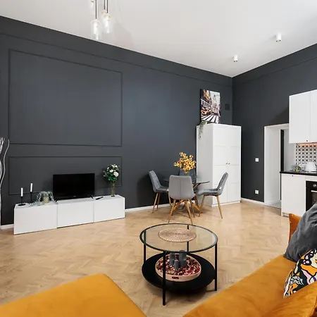 Historic Hideaway - Podgórze - By Upstairs Apartamento