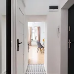 Historic Hideaway - Podgorze - By Upstairs * 크라쿠프